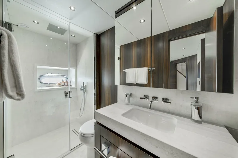  Yacht Photos Pics 2025 Sunseeker 95 Yacht - Image 54