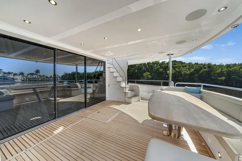  Yacht Photos Pics 2025 Sunseeker 95 Yacht - Image 18