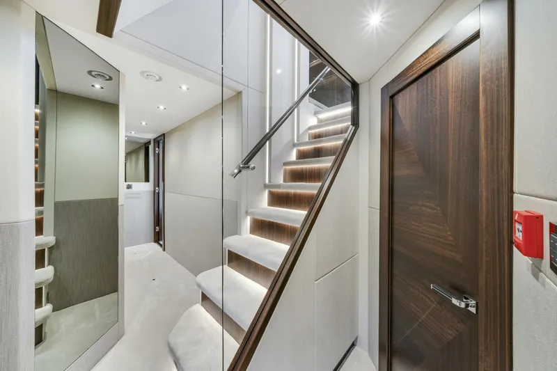  Yacht Photos Pics 2025 Sunseeker 95 Yacht - Image 49