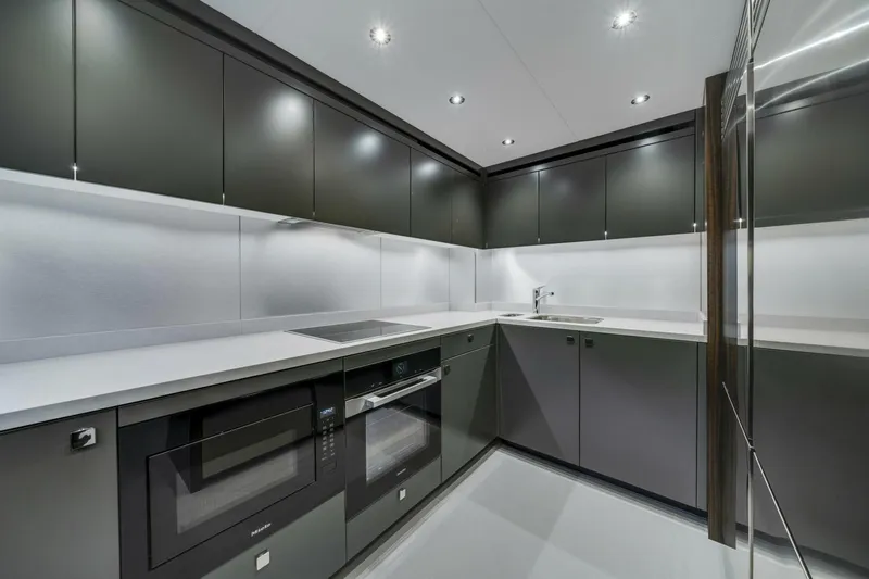  Yacht Photos Pics 2025 Sunseeker 95 Yacht - Image 28