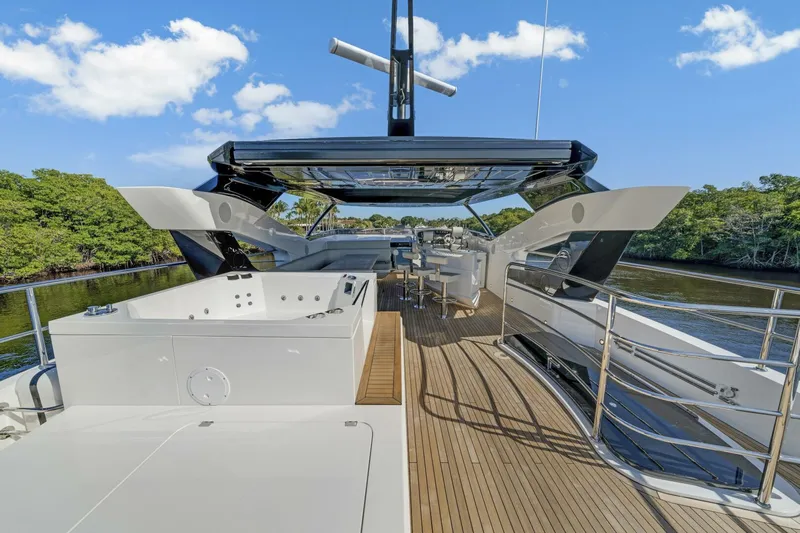  Yacht Photos Pics 2025 Sunseeker 95 Yacht - Image 62