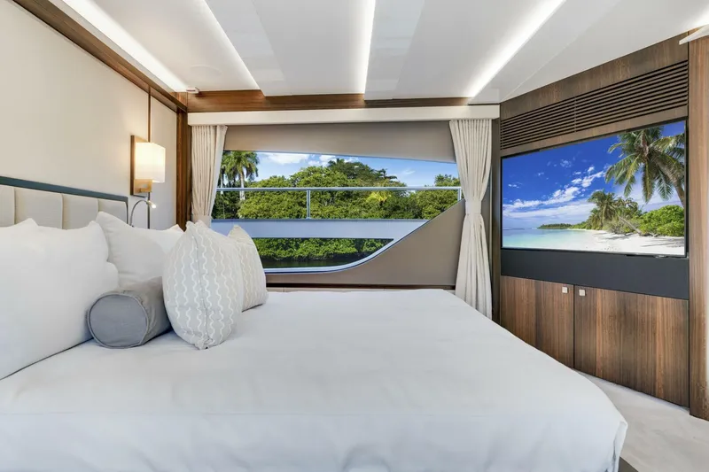  Yacht Photos Pics 2025 Sunseeker 95 Yacht - Image 38