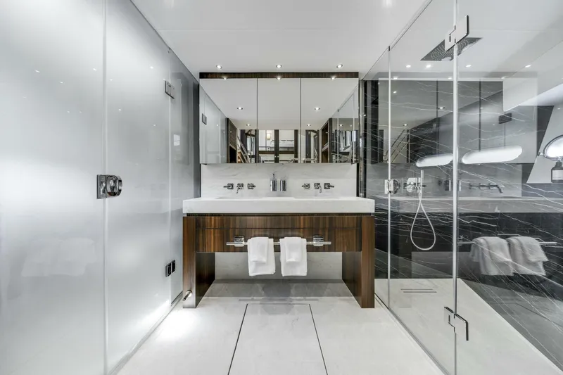  Yacht Photos Pics 2025 Sunseeker 95 Yacht - Image 44