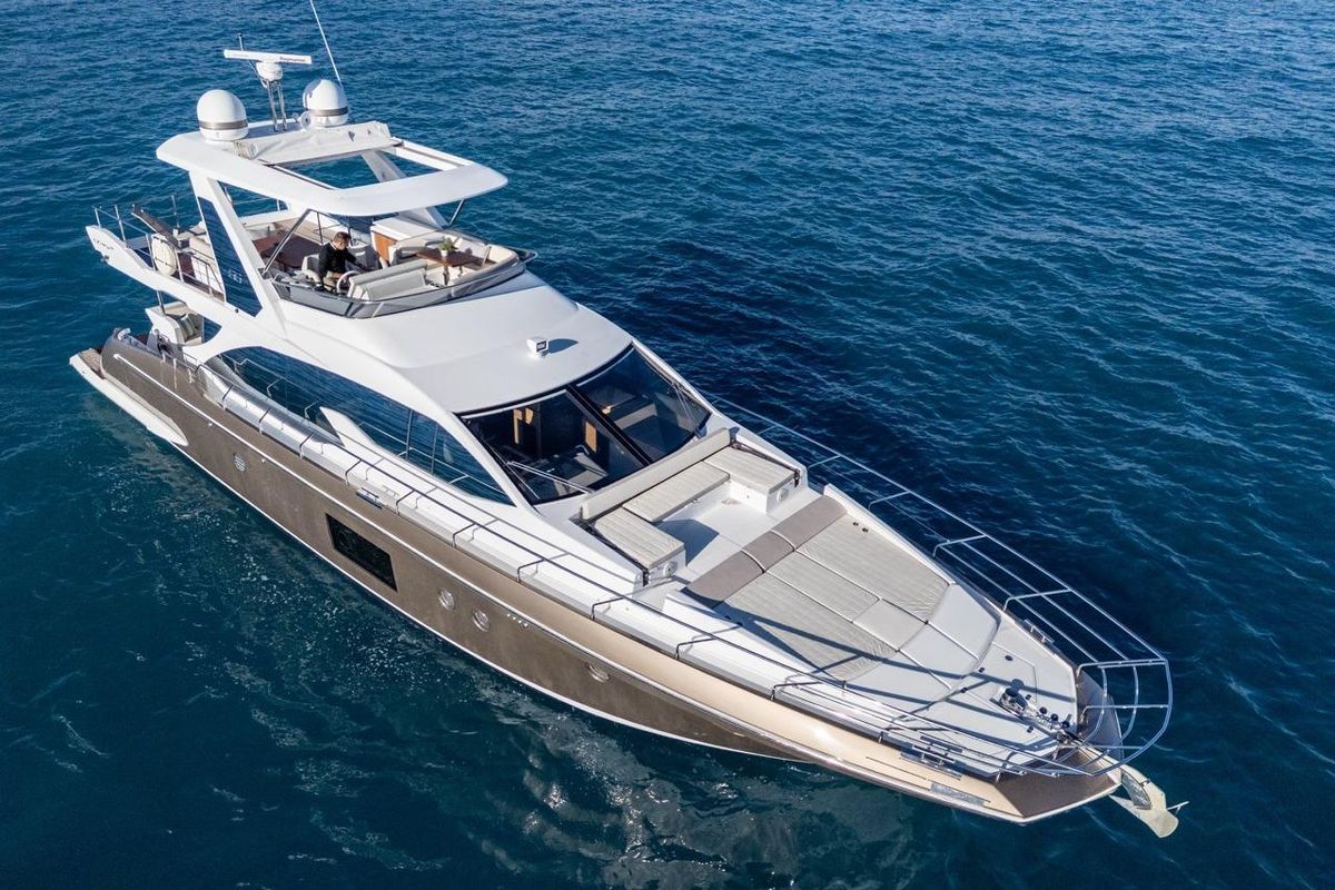 2016 Azimut 66 