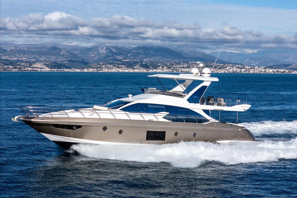 2016 Azimut 66 