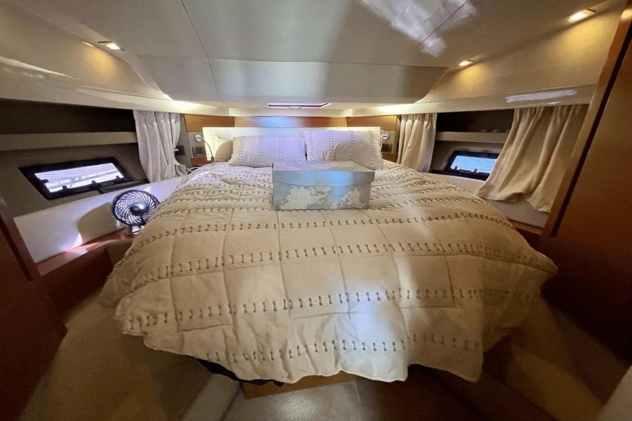 2012 Azimut Flybridge Collection 40