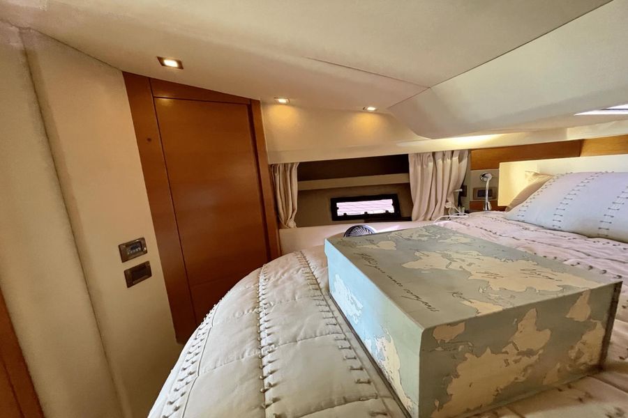 2012 Azimut Flybridge Collection 40