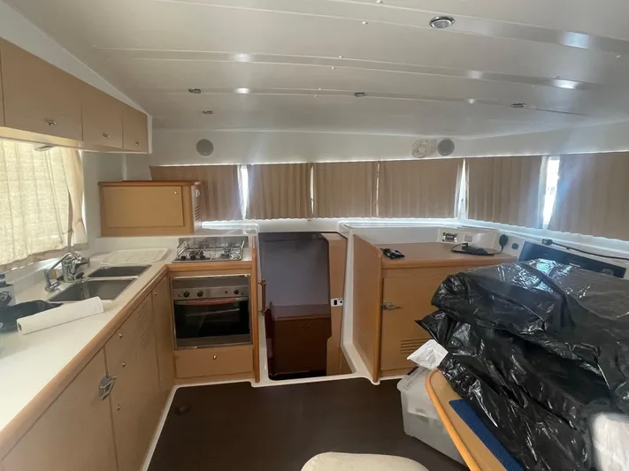 Moondance Yacht Photos Pics 