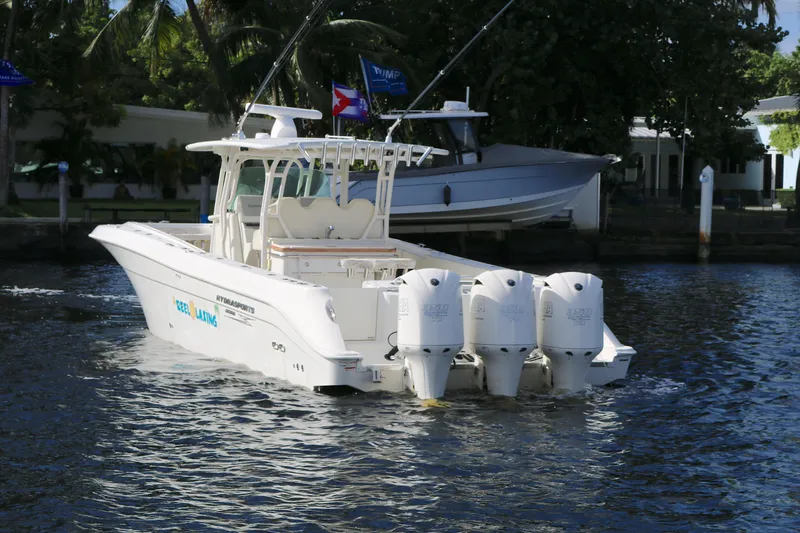 Reel Laxing Yacht Photos Pics 