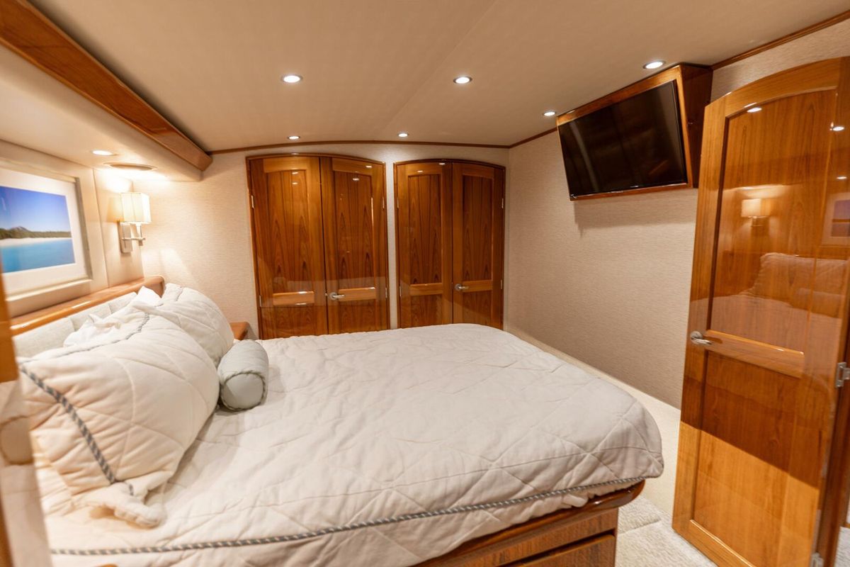 2015 Viking 62 