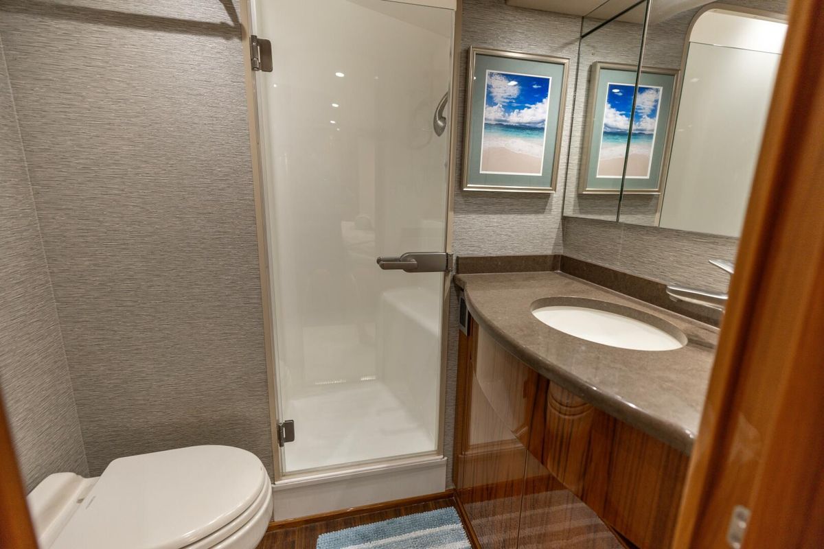 2015 Viking 62 