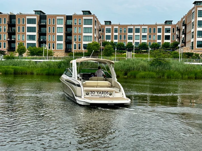 30 Yards Yacht Photos Pics 