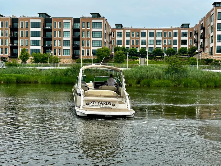 30 Yards Yacht Photos Pics 