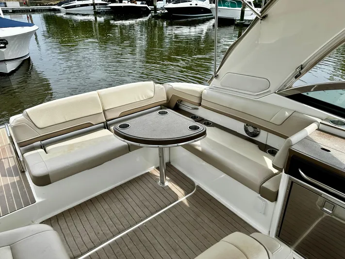 30 Yards Yacht Photos Pics 