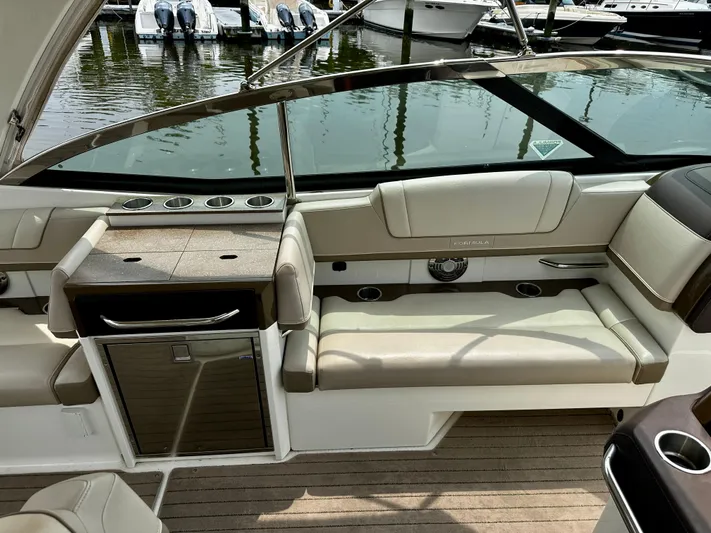 30 Yards Yacht Photos Pics 