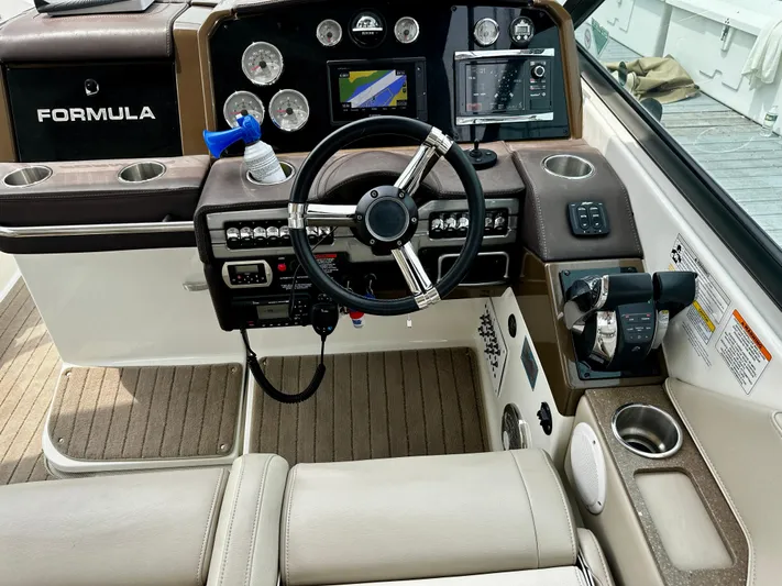 30 Yards Yacht Photos Pics 