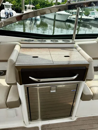 30 Yards Yacht Photos Pics 