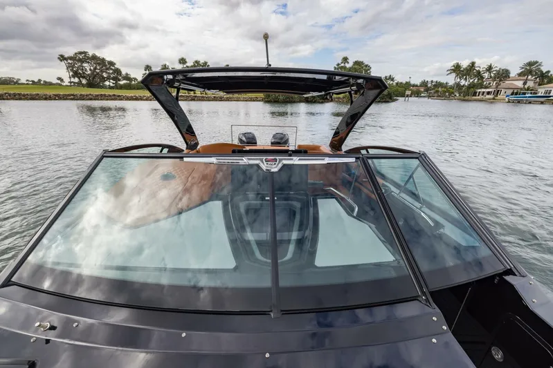 Sasea Sandy Yacht Photos Pics 2020 Cruisers Yachts 338 South Beach Edition - Image 27