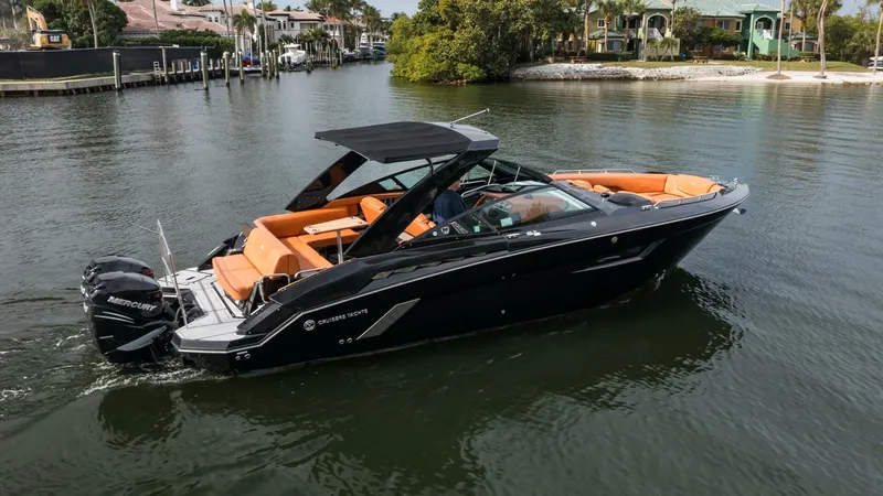 Sasea Sandy Yacht Photos Pics 2020 Cruisers Yachts 338 South Beach Edition - Image 1