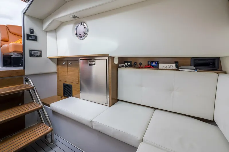 Sasea Sandy Yacht Photos Pics 2020 Cruisers Yachts 338 South Beach Edition - Image 34