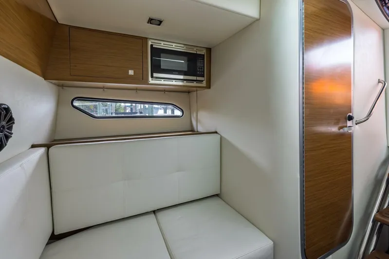 Sasea Sandy Yacht Photos Pics 2020 Cruisers Yachts 338 South Beach Edition - Image 35