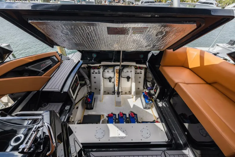 Sasea Sandy Yacht Photos Pics 2020 Cruisers Yachts 338 South Beach Edition - Image 39