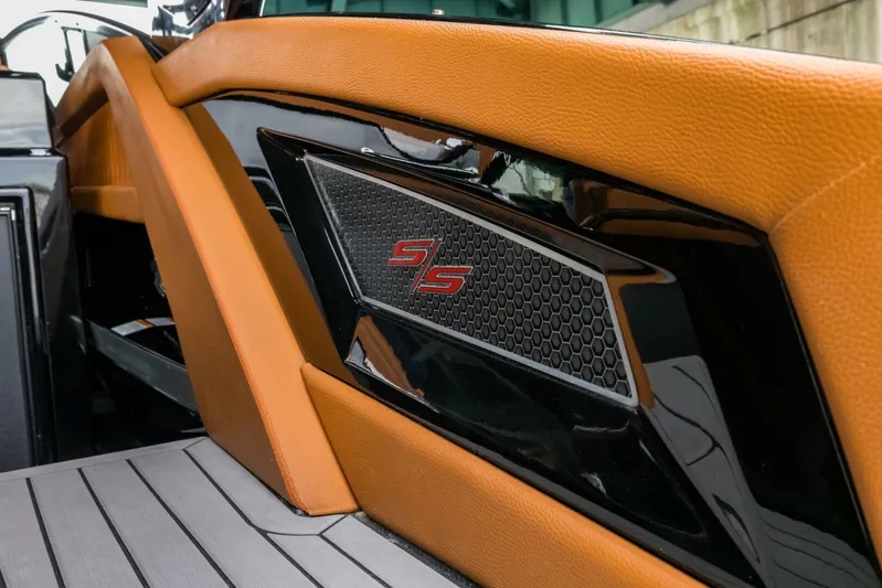 Sasea Sandy Yacht Photos Pics 2020 Cruisers Yachts 338 South Beach Edition - Image 15