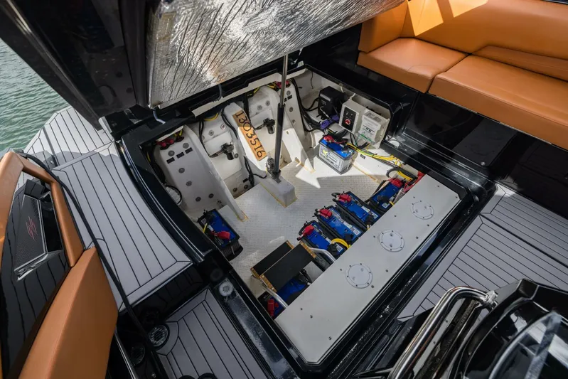 Sasea Sandy Yacht Photos Pics 2020 Cruisers Yachts 338 South Beach Edition - Image 41