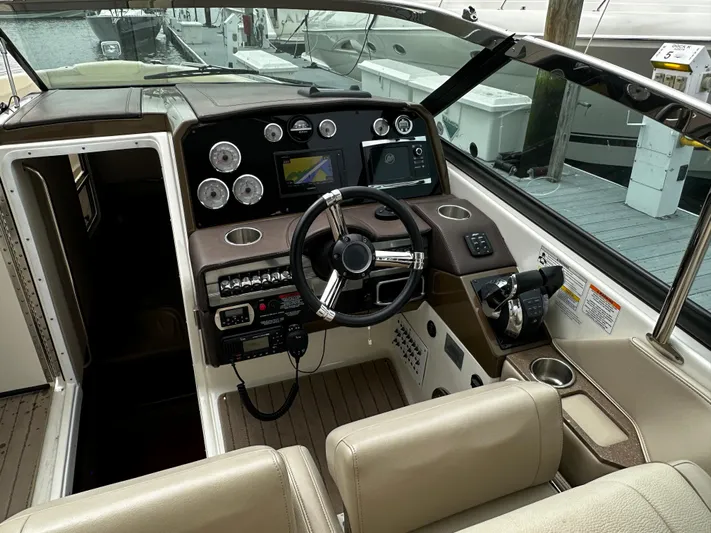 30 Yards Yacht Photos Pics 