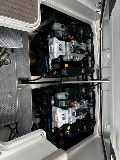 30 Yards Yacht Photos Pics 