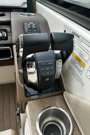 30 Yards Yacht Photos Pics 