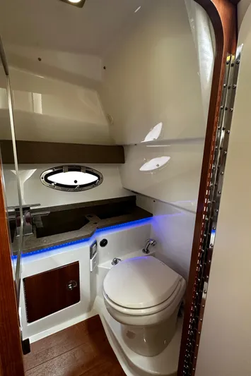 30 Yards Yacht Photos Pics 