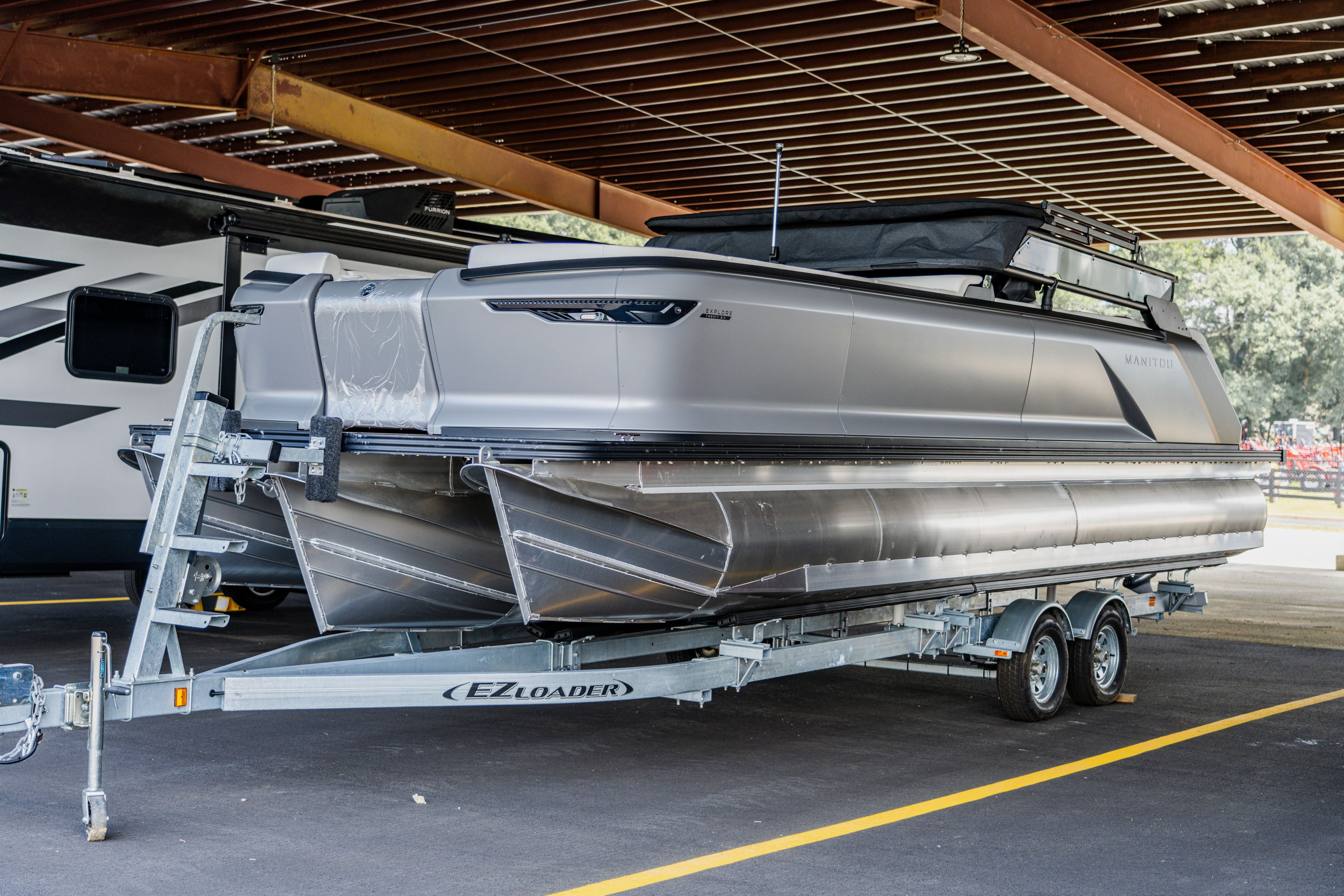 Manitou 26 Explore SHP575 Switchback