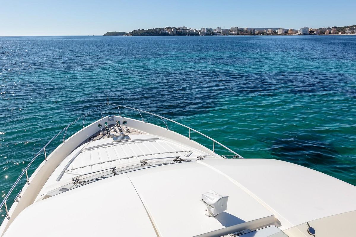 2005 Ferretti Yachts 74 