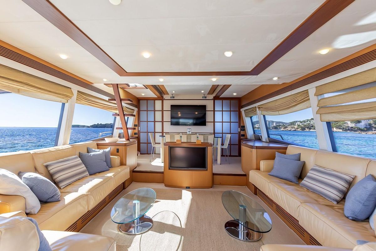 2005 Ferretti Yachts 74 