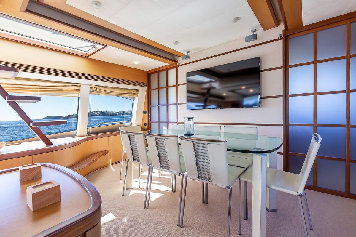 2005 Ferretti Yachts 74 