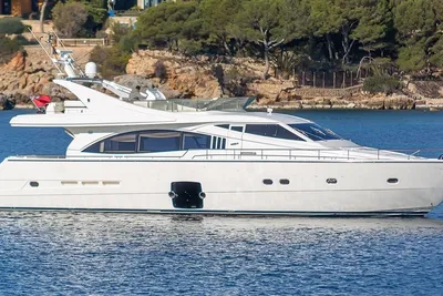 2005 Ferretti Yachts 731