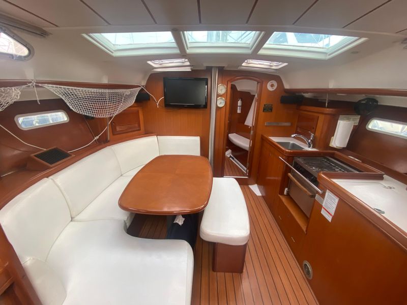 2006 Beneteau 393