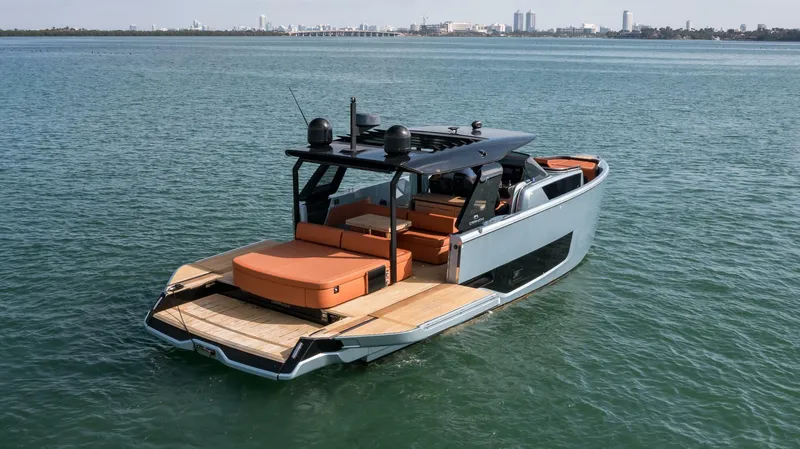 Bella Yacht Photos Pics 2022 Cranchi A46 - Image 6