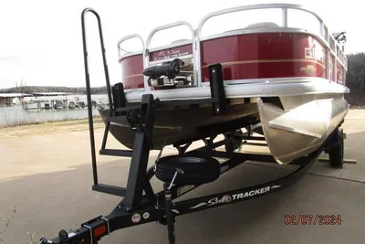 Sun Tracker Bass Buggy