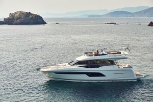 2024 Prestige 520 Flybridge