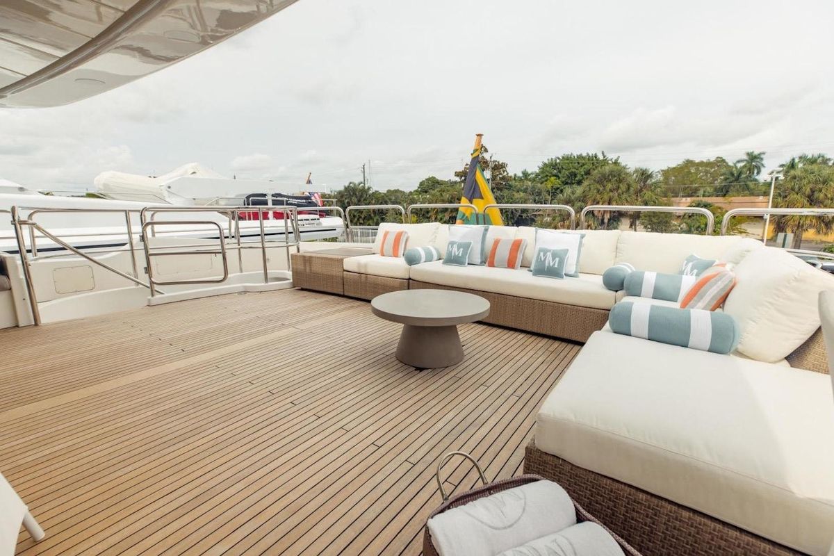 2007 Benetti 120 