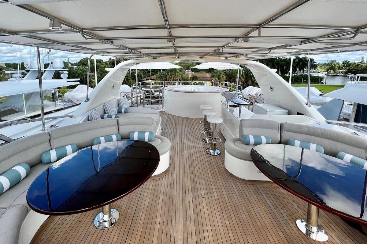 2007 Benetti 120 