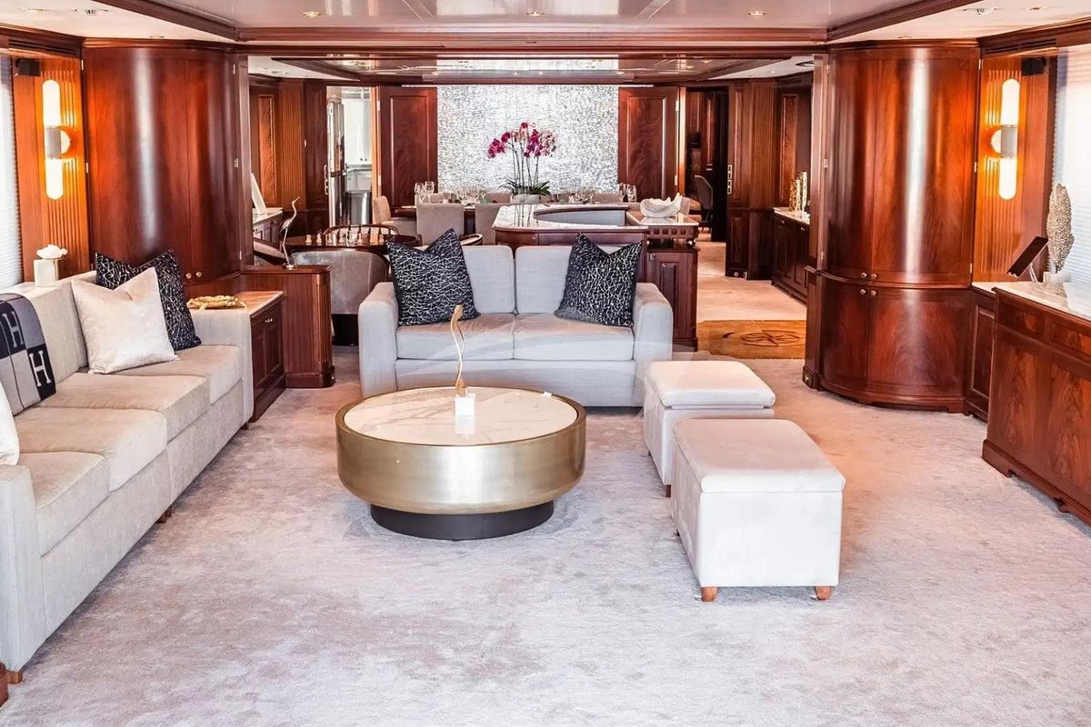 2007 Benetti 120 