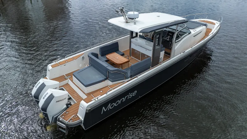 Moonrise Yacht Photos Pics 