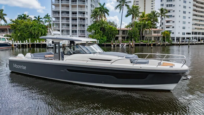 Moonrise Yacht Photos Pics 