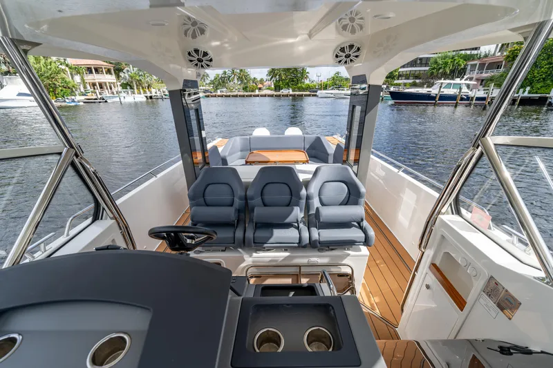 Moonrise Yacht Photos Pics 