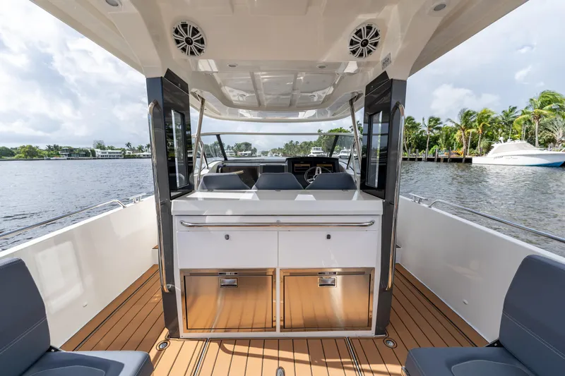 Moonrise Yacht Photos Pics 