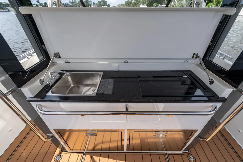 Moonrise Yacht Photos Pics 