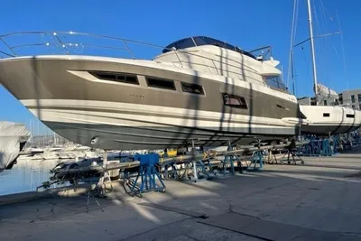 2017 Prestige 560